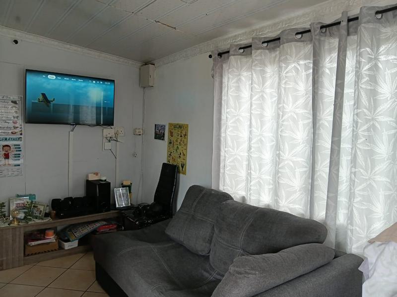 2 Bedroom Property for Sale in New Macassar Western Cape